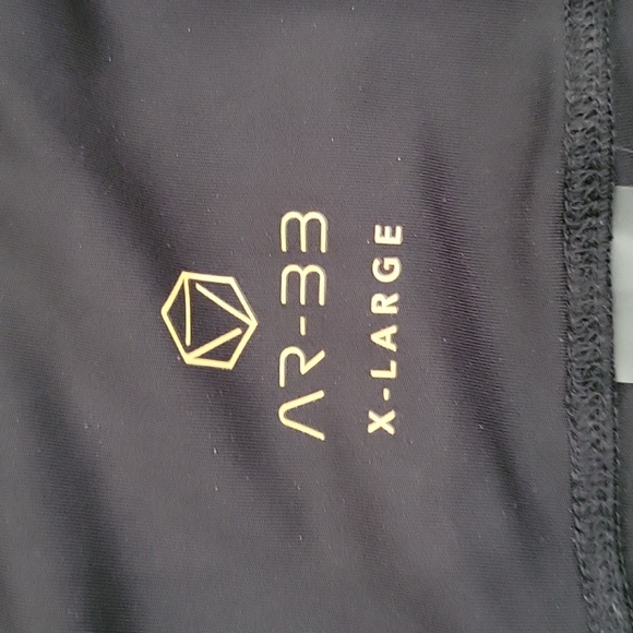 Ar-33 Mid Rise Legging in Black Camo Pattern XL - Picture 5 of 8